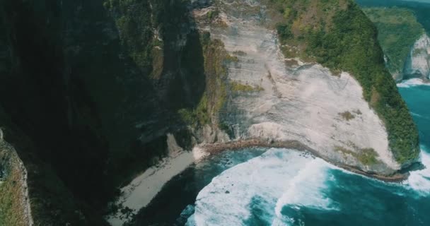 Vista Aérea Drone Praia Bonita Kelingking Nusa Penida Bali Indonésia — Vídeo de Stock