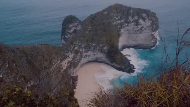 Beautiful Cliffs Kelingking Beach Nusa Penida Bali Indonesia — Stock Video