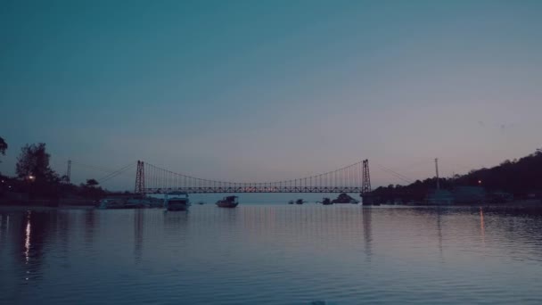 Vue Bateau Sur Pont Jaune Pendant Coucher Soleil Bali Indonésie — Video