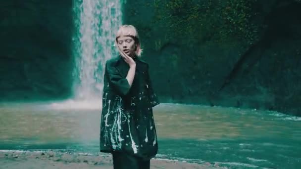 Beautiful Fashion Girl Posing Tropical Rain Forest Jungle Waterfall Portrait — Stock Video