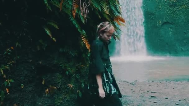 Beautiful Fashion Girl Posing Tropical Rain Forest Jungle Waterfall Portrait — Stock Video