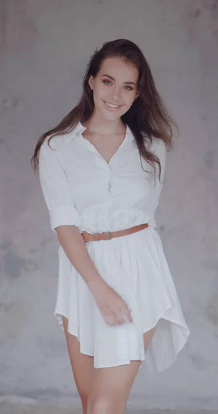 Retrato Belleza Moda Niña Vestido Blanco Aislado Sobre Fondo Pared — Foto de Stock