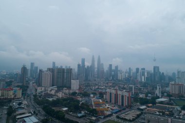 Sisli gün boyunca hava görünümünü Kuala Lumpur. Kuala Lumpur Malezya sermaye şehir olduğunu