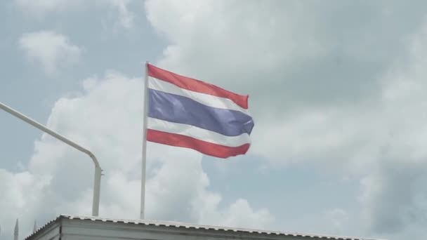 Drapeau National Thaïlande Agitant Dans Vent Sur Fond Ciel Été — Video