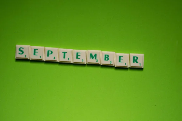 Δημιουργήθηκε Λέξη Σεπτεμβρίου Γράμματα Στο Φόντο Πράσινη Οθόνη — Φωτογραφία Αρχείου