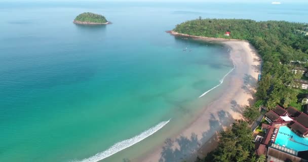 Aerial Drönarvy Kata Beach Phuket Vacker Solig Dag Thailand — Stockvideo
