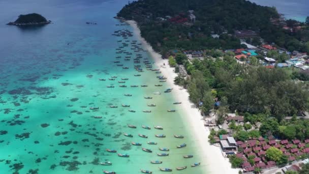 Aerial Drone Utsikt Över Vackra Tropiska Sunrise Beach Soliga Sommardagar — Stockvideo