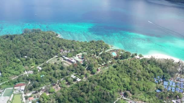 Вид Воздушного Беспилотника Красивый Тропический Остров Липе Koh Lipe Кристально — стоковое видео