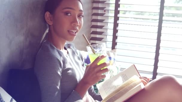 Beautiful Girl Reading Book Drinking Healthy Juice Home People Comfortable — Stock Video