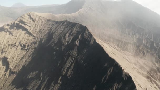 Cinematic Strzał Aerial Drone Widok Krawędzi Krateru Mount Bromo East — Wideo stockowe