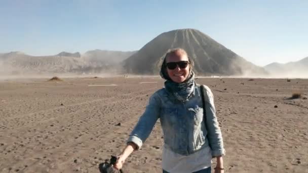 Happy Woman Traveler Walking Volcanic Dusty Desert Beautiful Mount Bromo — Stok Video