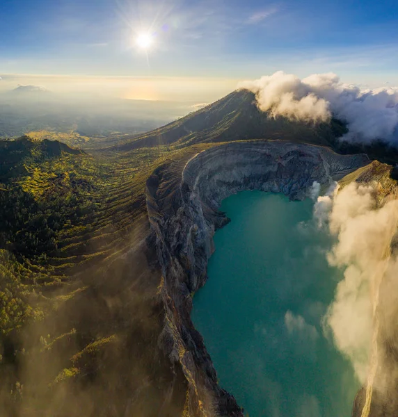 Luchtfoto Van Prachtige Ijen Vulkaan Met Zuur Meer Zwavel Gas — Stockfoto