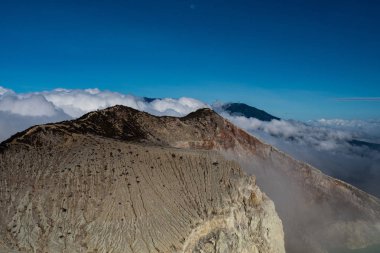 Güzel Ijen yanardağ krater kenarları havadan görünümü, Java, Endonezya
