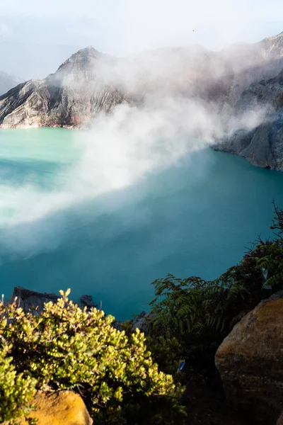 Aerial View Beautiful Ijen Volcano Acid Lake Sulfur Gas Going — Stock Photo, Image