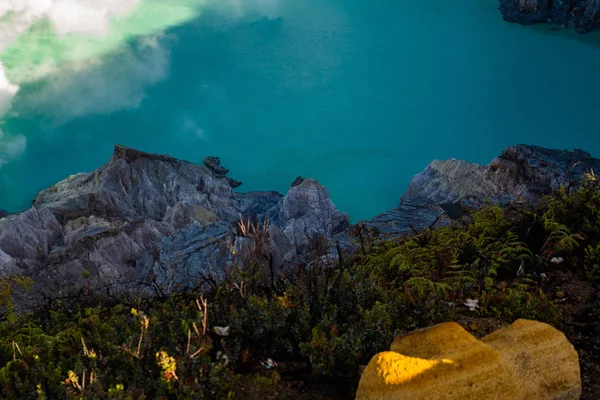 Widok Lotu Ptaka Pięknego Wulkanu Ijen Kwaśne Jezioro Gaz Siarkowy — Zdjęcie stockowe