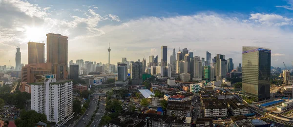 Bulutlu Bir Günde Kuala Lumpur Şehir Siluetinin Havadan Panoraması Malezya — Stok fotoğraf