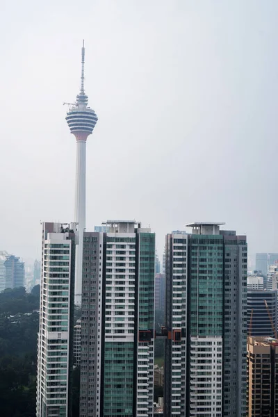 Bulutlu Bir Gün Boyunca Kuala Lumpur Şehir Siluetinin Havadan Drone — Stok fotoğraf