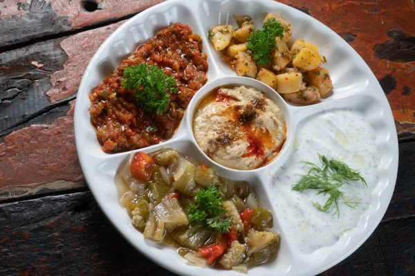 Mischung Teller Arabisches Essen Mit Vegetarischen Aufstrichen Vorspeisen Isoliert Auf — Stockfoto