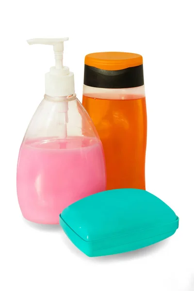 淋浴凝胶 液体肥皂 塑料泵瓶和肥皂盘 白色背景隔离 — 图库照片