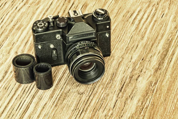 Old Retro Photo Camera Film Negative Strip Wooden Table Retro — Stock Photo, Image