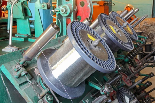 Steel Wire Spools Braiding Machine Closeup Flexible Metal Hose Production — Stock Photo, Image