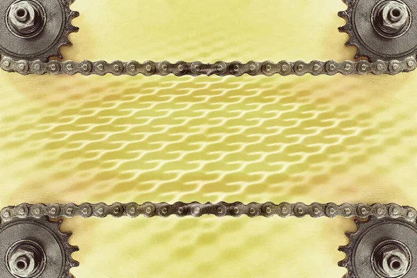 Koła Zębate Podwójny Łańcuch Żółtym Tle Geometrycznym Wzorem Pustą Przestrzenią — Zdjęcie stockowe
