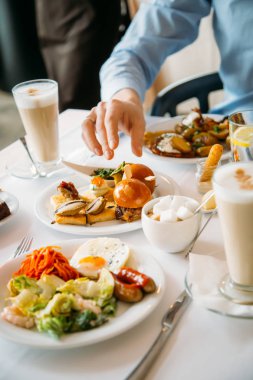 Kahvaltı Büfekonsepti, Lüks Otelde Kahvaltı Saati, Brunch