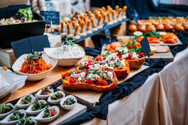 Pequeno-almoço Buffet Conceito, Tempo de Pequeno-almoço em Hotel de Luxo, Brunch — Fotografia de Stock