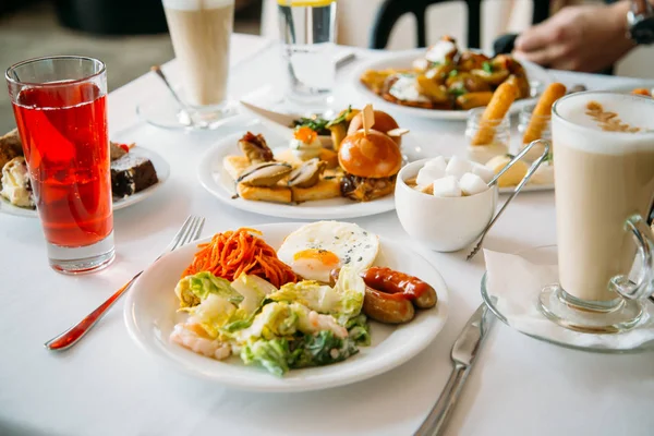 Ontbijt buffet concept, Ontbijt tijd in luxe hotel, Brunch — Stockfoto