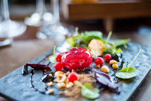 Salad with Goat Cheese glazed in Strawberry Jam, Beetroot, Rucol