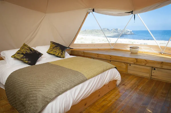 Kubbe iç pencere sahilde