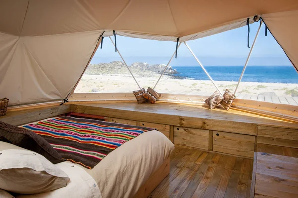 Kubbe iç pencere sahilde