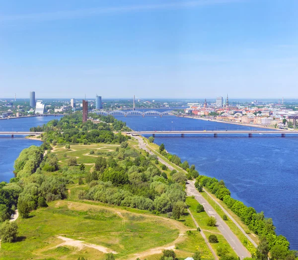 Riga Tv Tower Hava görünümünü. Daugava, Letonya