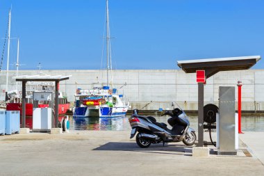 Motor Scooter, liman Blanes Ispanya yakıt dispenseri