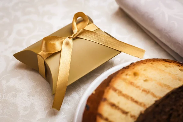 Bonniere und Toast auf dem Tisch — Stockfoto