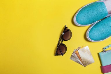 kız için trendy kıyafetler