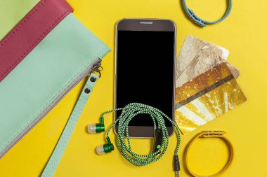 Bayanlar için modern aksesuar koleksiyonu