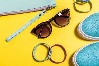 Bayanlar için aksesuarlar