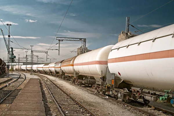 Kommerzieller Transport Von Gütern Tanks Mit Der Eisenbahn — Stockfoto