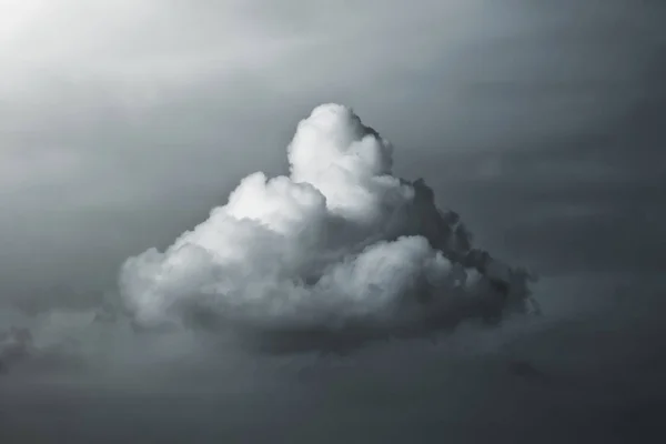 Dramatische Wolke — Stockfoto