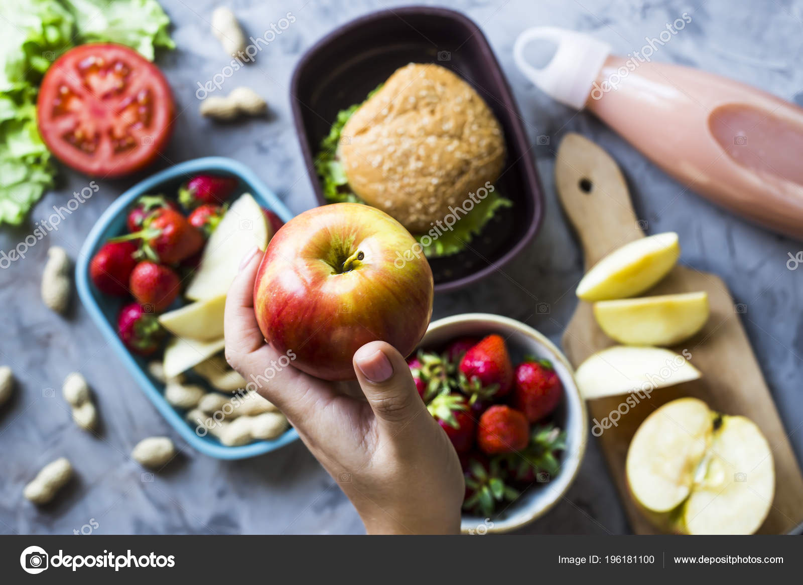 Cocinar Comida Para Niño Escuela Mesa Cocina Gris Sandwich Fresas ... Cocinar Comida Para Niño Escuela Mesa Cocina Gris Sandwich Fresas ...