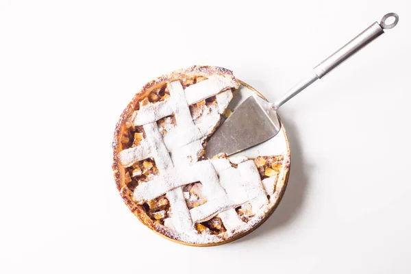 Tarte Aux Pommes Maison Saupoudrée Sucre Poudre Avec Une Tranche — Photo