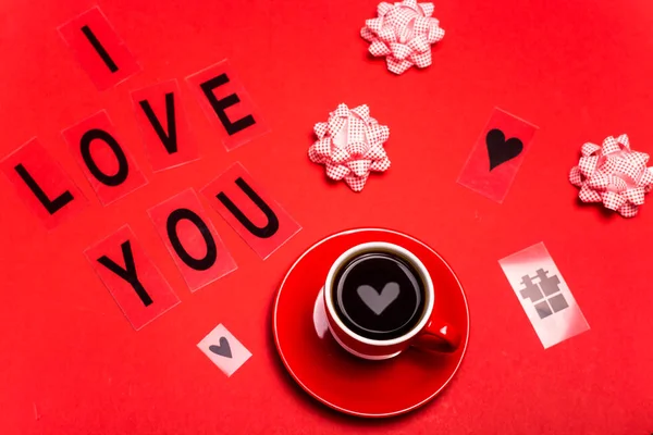 됩니다 에스프레소 빨간색 배경에 검은색 글씨로 발렌타인 — 스톡 사진