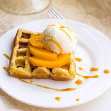 Güzel festival Belçika waffle kahvaltı yanındaki Sarı Lale