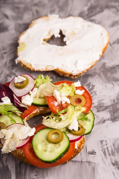 Güzel ve sağlıklı gıda - vegetabl ile vejetaryen sandviç — Stok fotoğraf