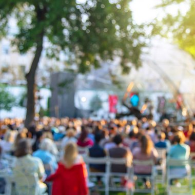 Yaz aylarında şehirde kültürel eğlence - openair konser