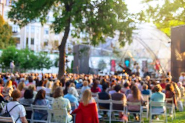 Yaz aylarında şehirde kültürel eğlence - openair konser