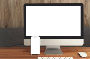 Ekran ve akıllı telefonu taklit eden ev bilgisayarı