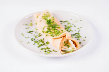 Brie peyniri ve Frenk soğanı ile gözleme