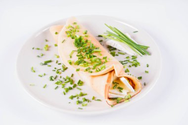 Brie peyniri ve Frenk soğanı ile gözleme